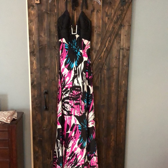 Cache formal gown - Picture 2 of 7